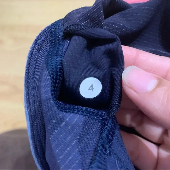 Lululemon run for gold tank heathered blue Sz4 - Picture 6 of 10